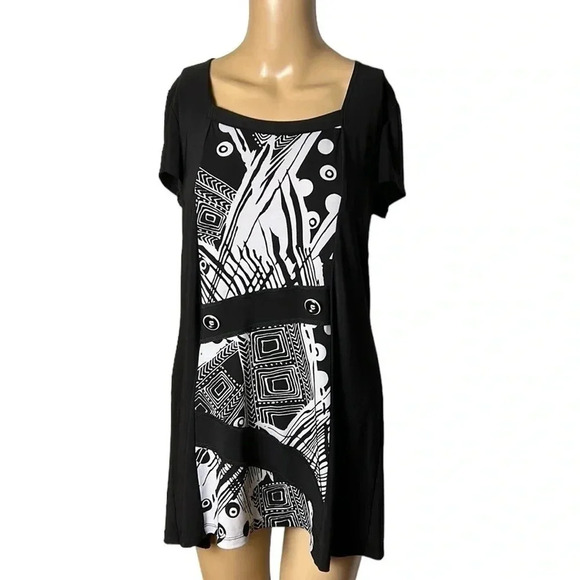 Y2K Libra ,vtg top . 
Women Medium.Black,white,abstract, embellished,square neck - Picture 2 of 15